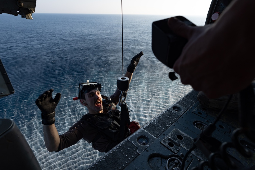 USS BATAAN PERFORMS SAR JUMP EXCERCISE