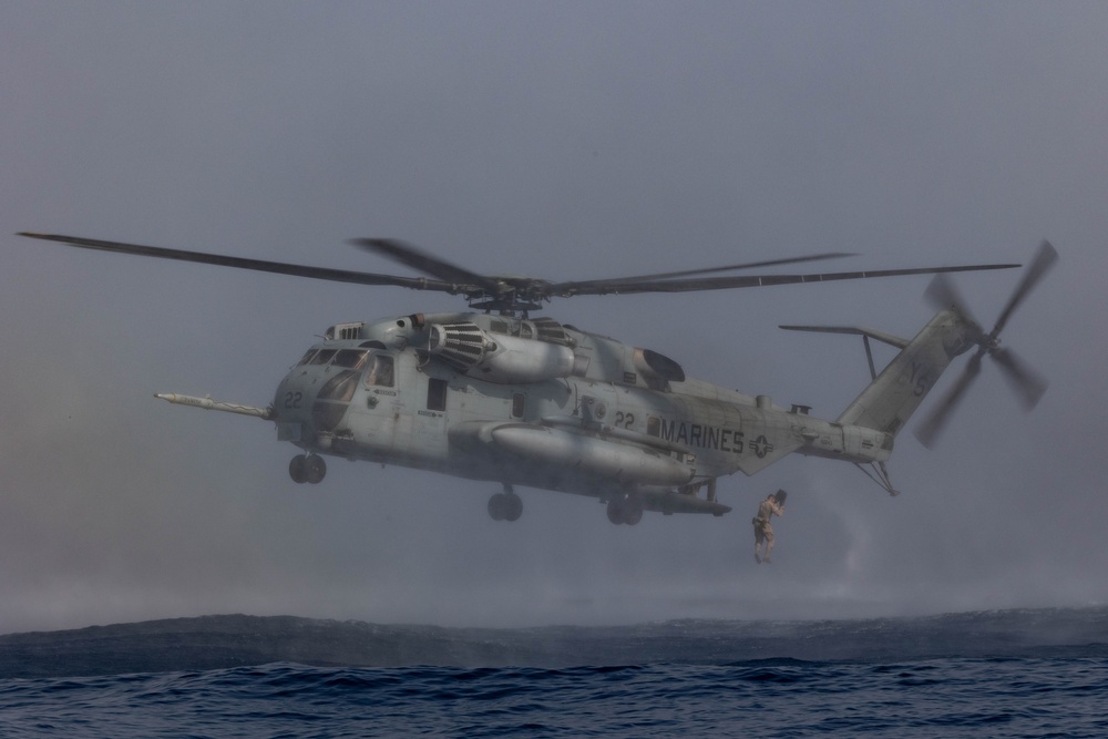 USS BATAAN AND 26TH MEU PERFORM MARITIME SPECIAL PURPOSE FORCE EXCERCISE