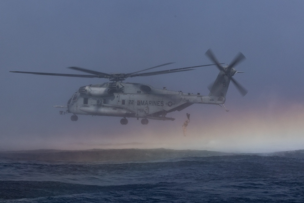 USS BATAAN AND 26TH MEU PERFORM MARITIME SPECIAL PURPOSE FORCE EXCERCISE