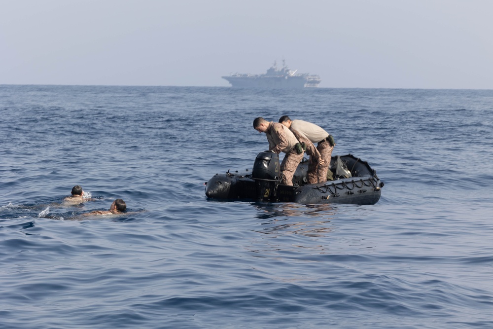 USS BATAAN AND 26TH MEU PERFORM MARITIME SPECIAL PURPOSE FORCE EXCERCISE