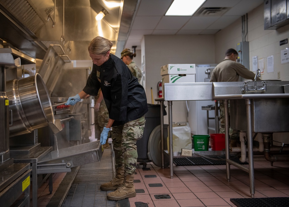 180FW Prepares Holiday Meal