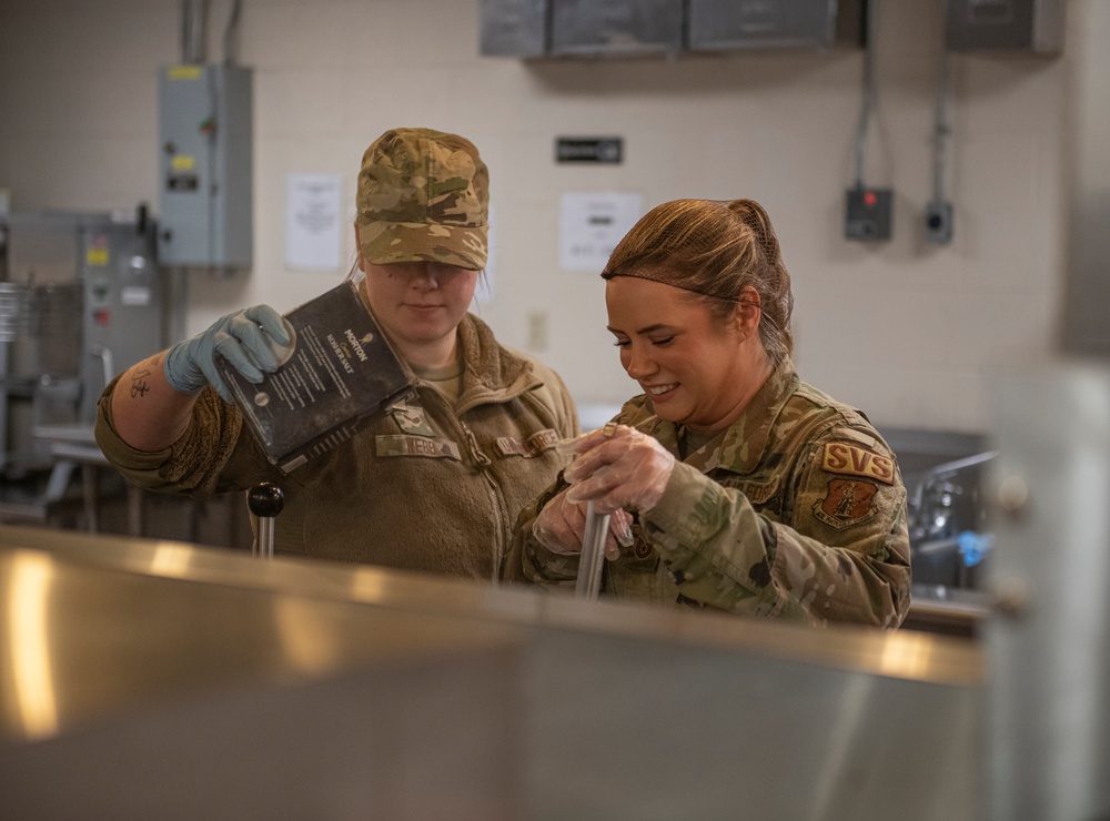 180FW Prepares Holiday Meal