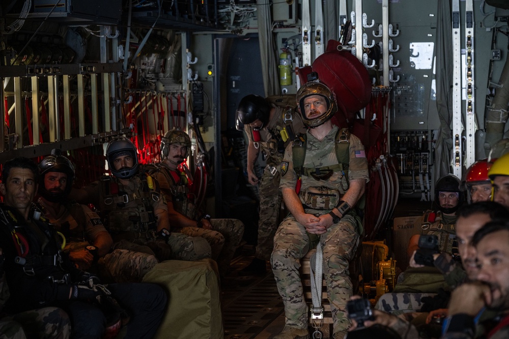 449 AEG conducts HALO jump training with French partners