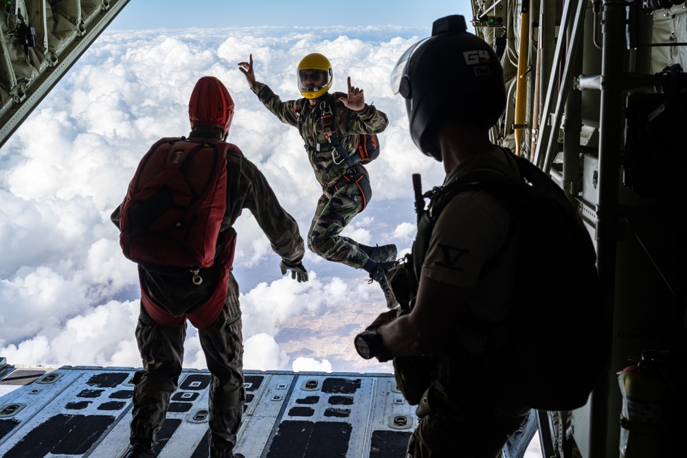 449 AEG conducts HALO jump training with French partners