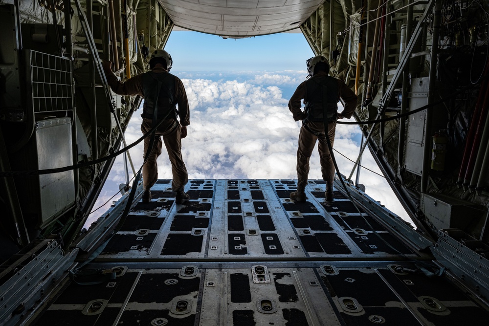 449 AEG conducts HALO jump training with French partners