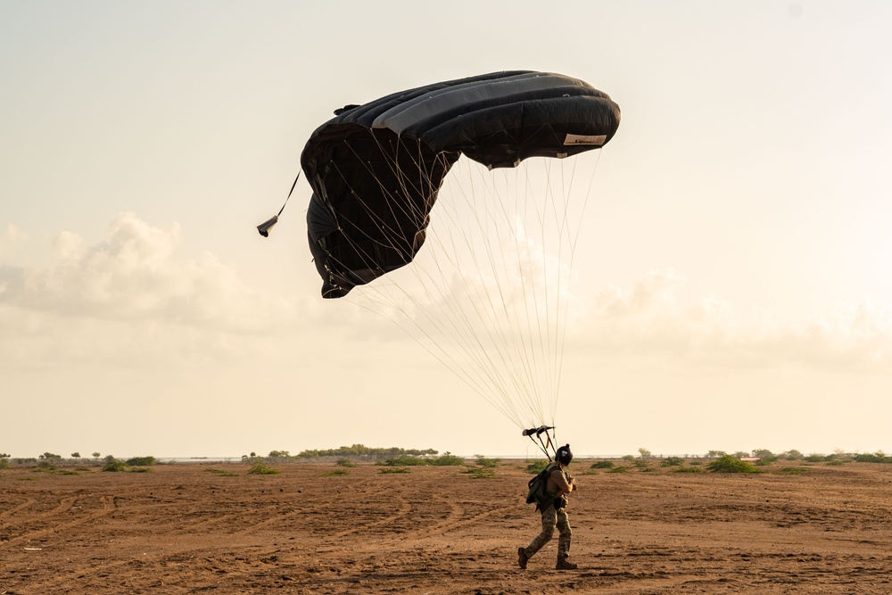 JPRC, 82nd ERQS conduct HALO jumps over East Africa