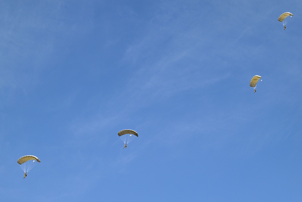 JPRC, 82nd ERQS conduct HALO jumps over East Africa