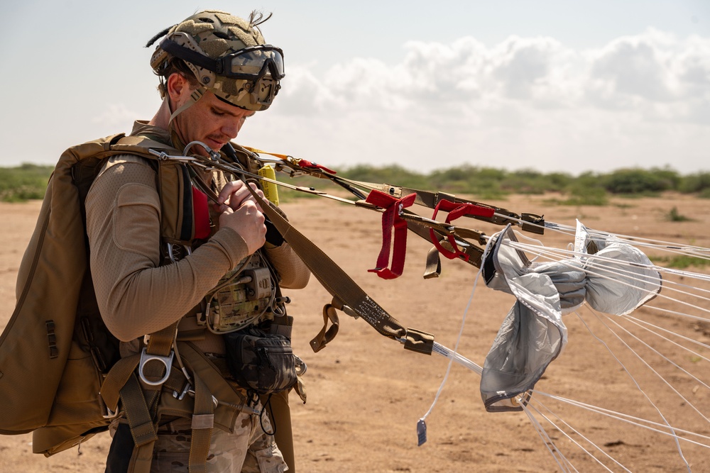 JPRC, 82nd ERQS conduct HALO jumps over East Africa