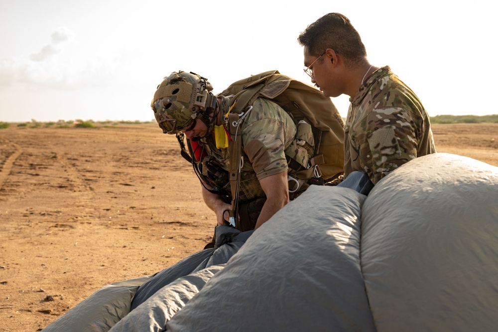 JPRC, 82nd ERQS conduct HALO jumps over East Africa