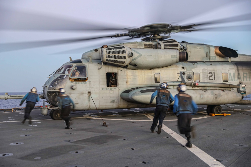 USS Carter Hall (LSD 50) Conducts Flight Operations, Nov. 21, 2023