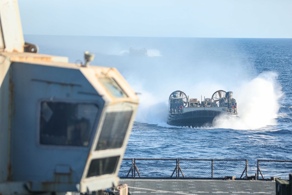 USS Carter Hall (LSD 50) Conducts LCAC Operations, Nov. 19, 2023