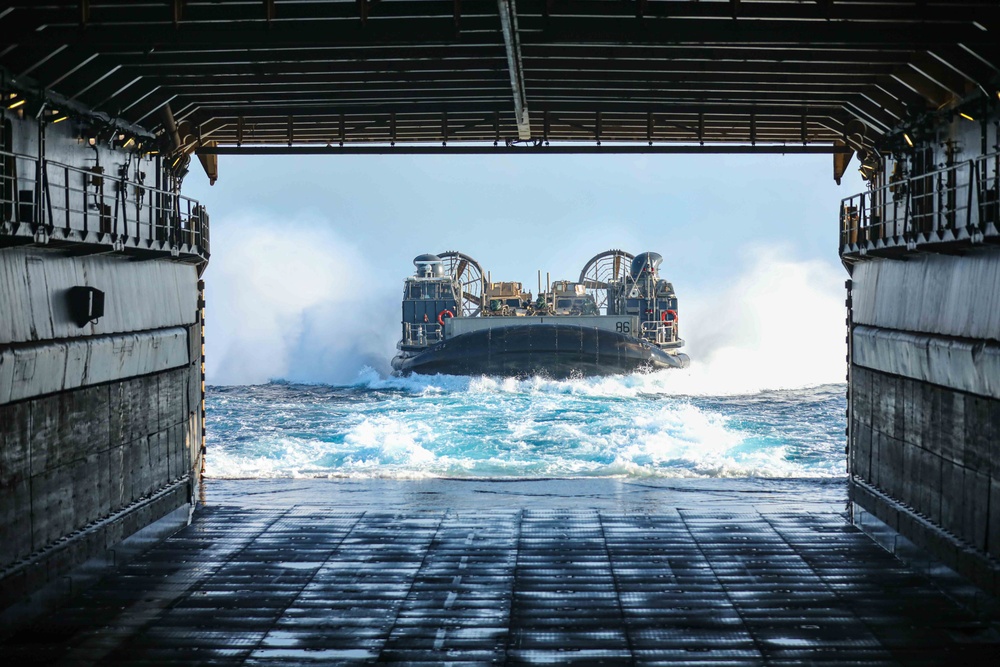 USS Carter Hall (LSD 50) Conducts LCAC Operations, Nov. 19, 2023