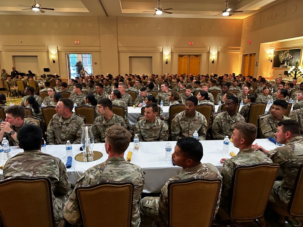 Chef Irvine visits Joint Base San Antonio-Lackland