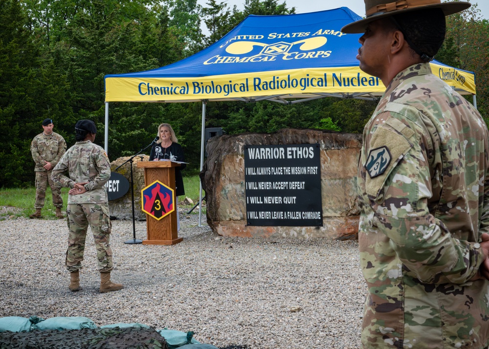 Secretary of the Army visits Fort Leonard Wood.