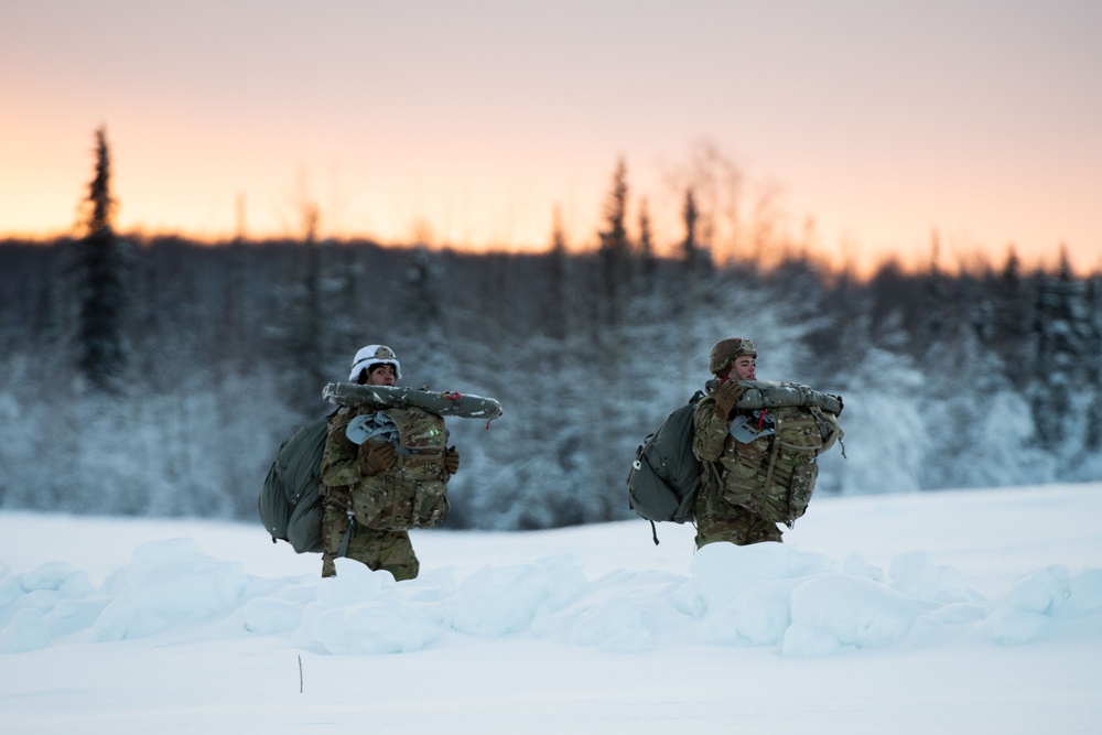 DVIDS - Images - Army paratroopers and Marine Corps aviators conduct ...