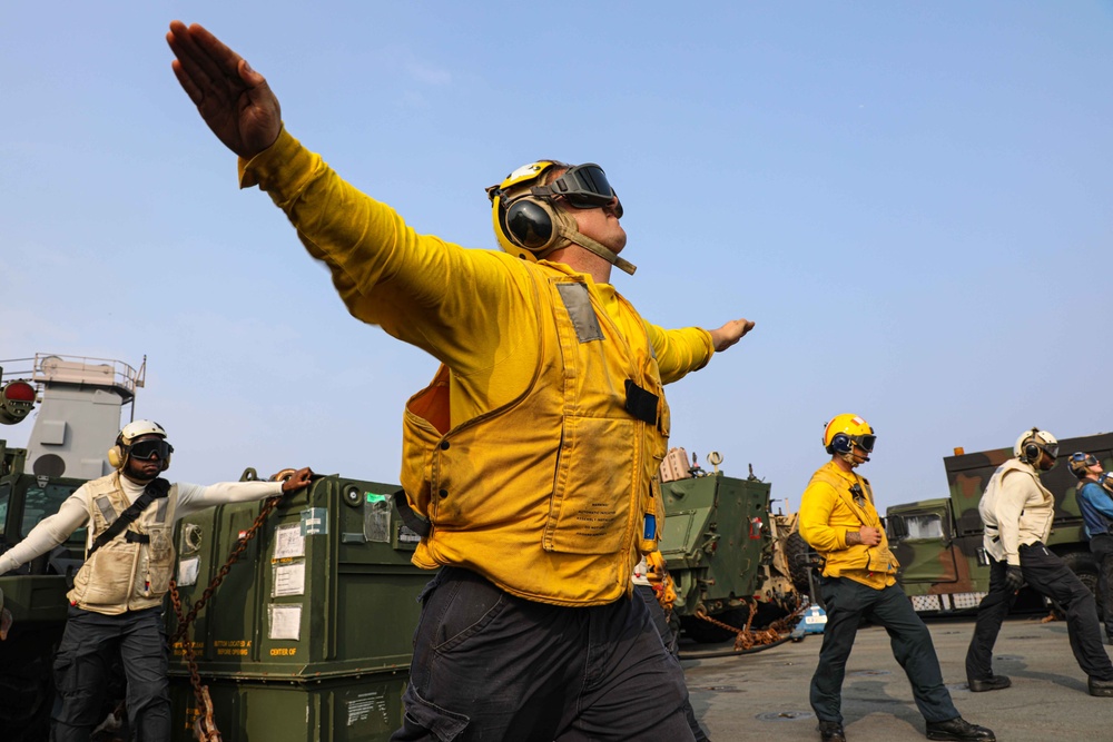 USS Carter Hall (LSD 50) Conducts Vertical Replenishment, Nov. 23, 2023