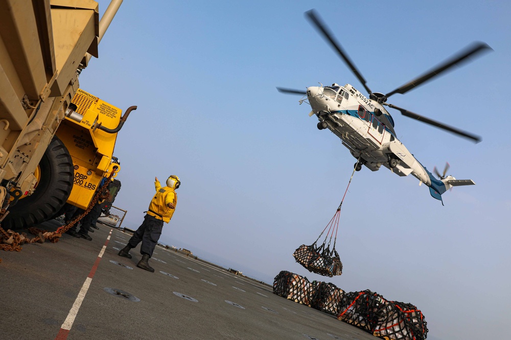 USS Carter Hall (LSD 50) Conducts Vertical Replenishment, Nov. 23, 2023