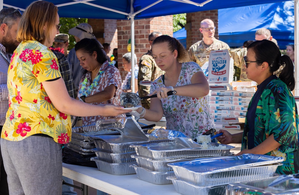 NORAD, USNORTHCOM Leadership Host Annual Picnic