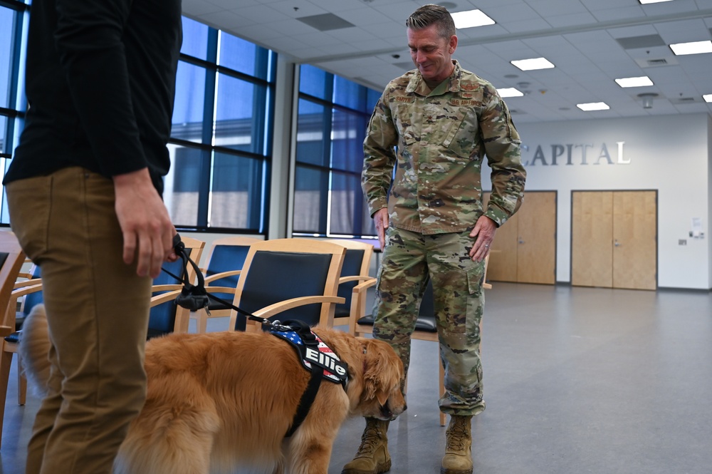 Golden Retriever Life tours 113th Wing, DCANG