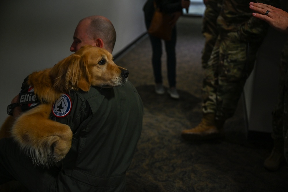 Golden Retriever Life tours 113th Wing, DCANG