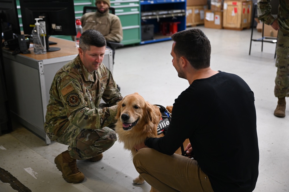 Golden Retriever Life tours 113th Wing, DCANG