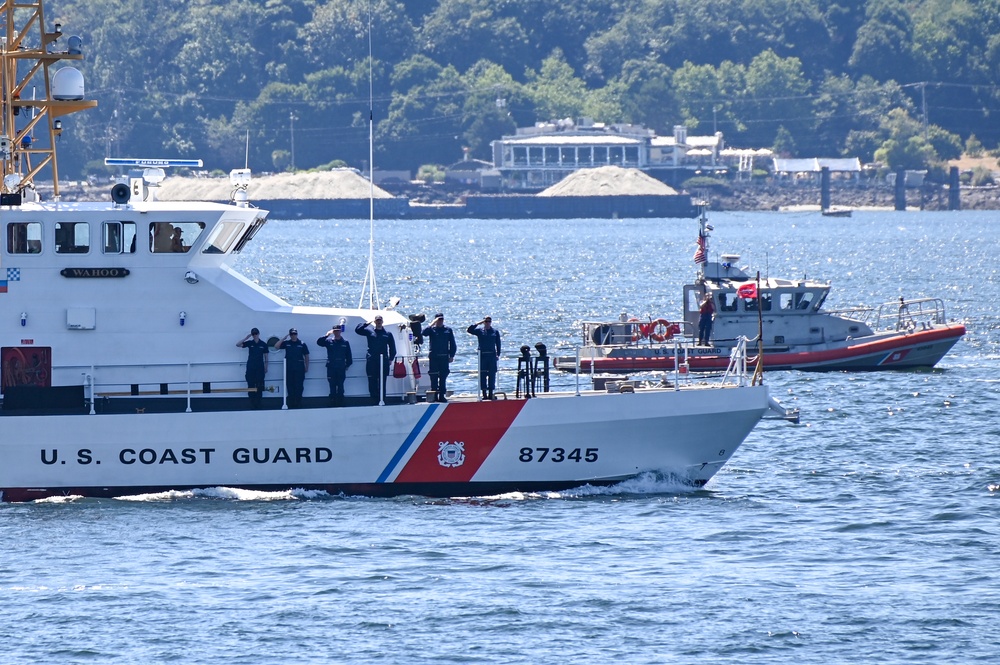 Coast Guard participates in Parade of Ships at Seafair 2023