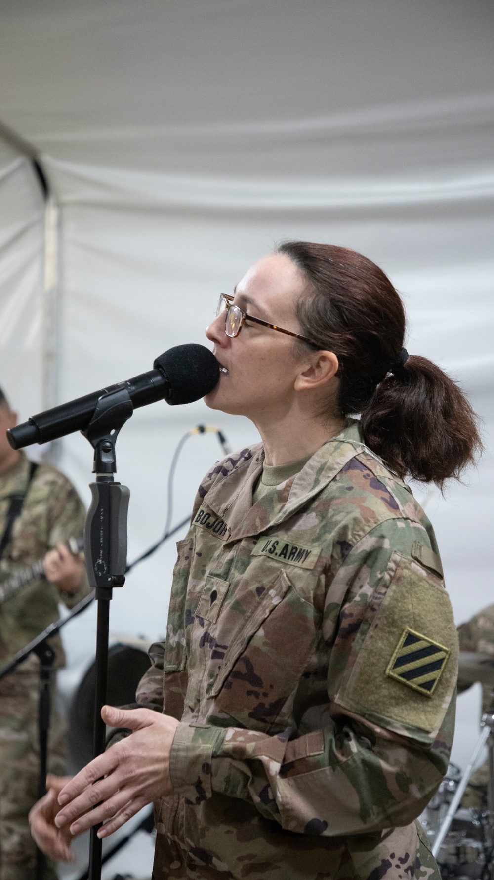 A Show for the Ages! The 3rd Infantry Division Band visits Iron Soldiers in Poland