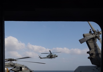 UH-1Y Venom Lands on USS Bataan