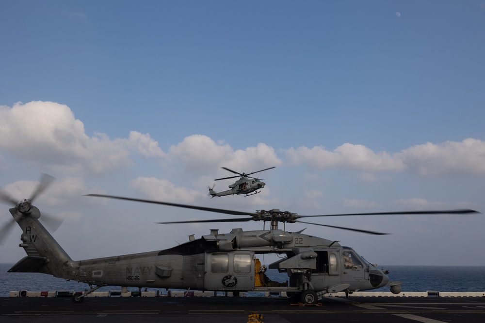 UH-1Y Venom Lands on USS Bataan