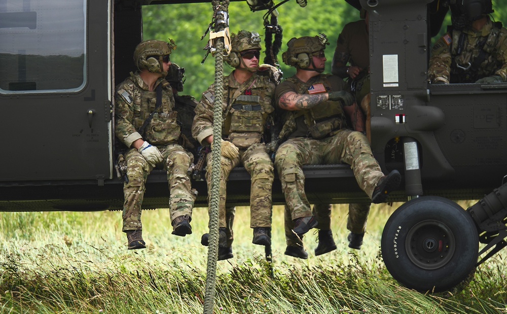 Ohio Army National Guard conducts FRIES training with 2/75 Rangers, K9 Team