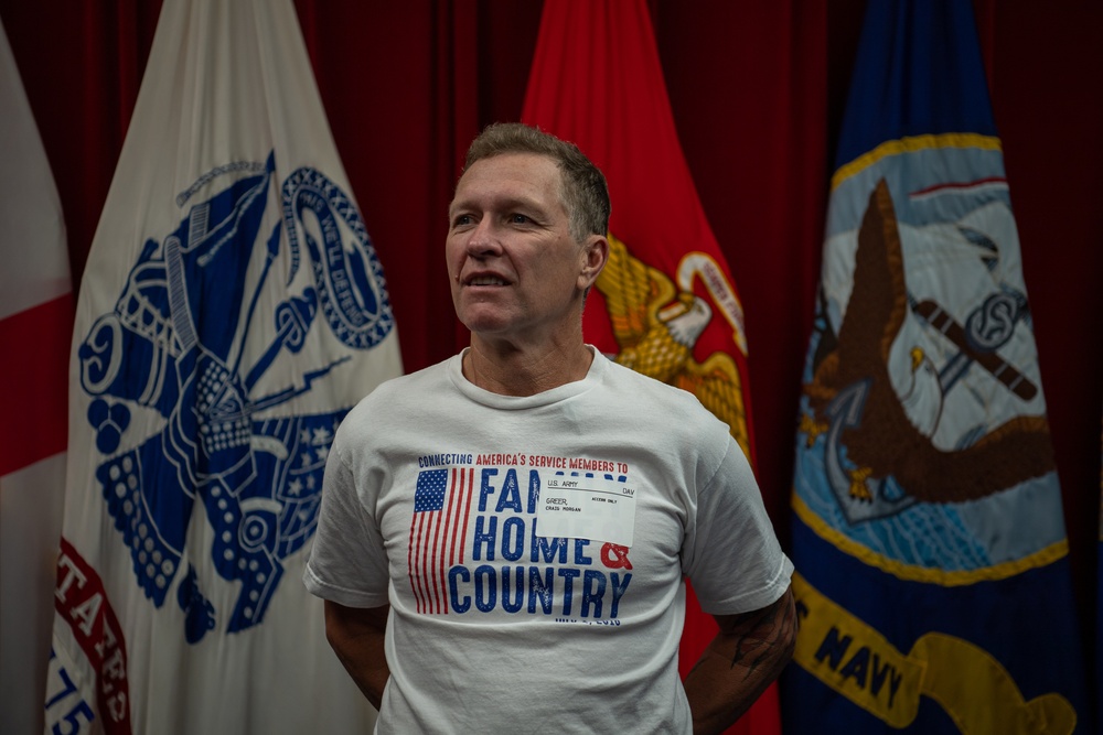 Craig Morgan enlists in the U.S. Army Reserve