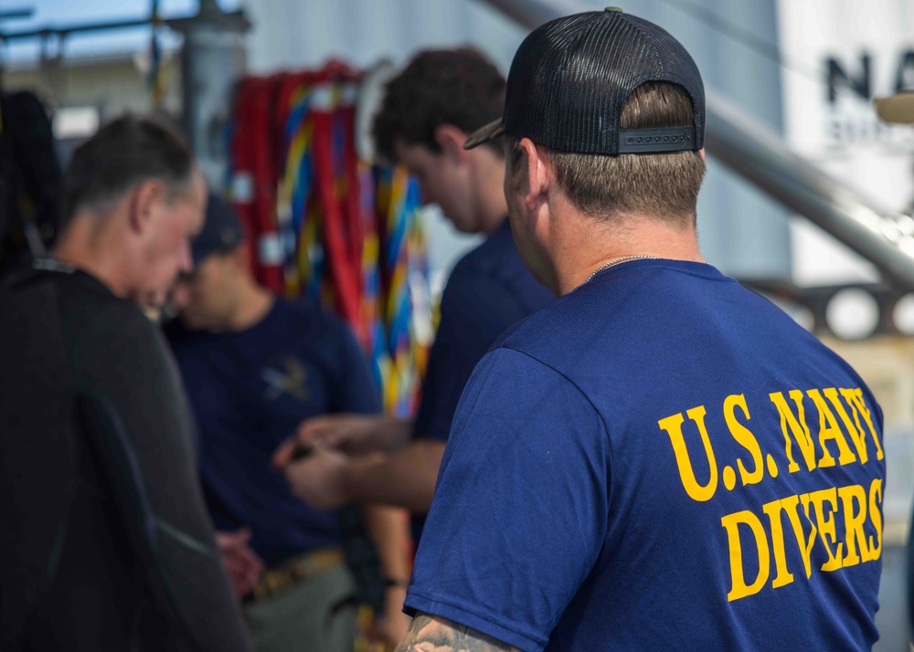 Representative Ed Case Views Octocoral with Pearl Harbor Naval Shipyard Divers