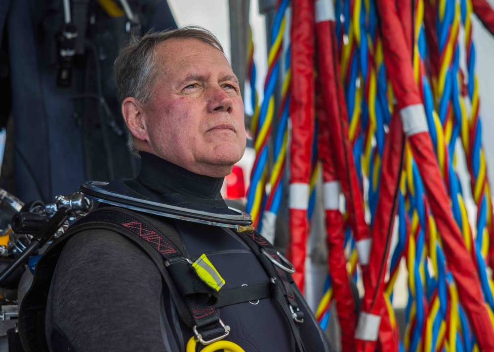 Representative Ed Case Views Octocoral with Pearl Harbor Naval Shipyard Divers