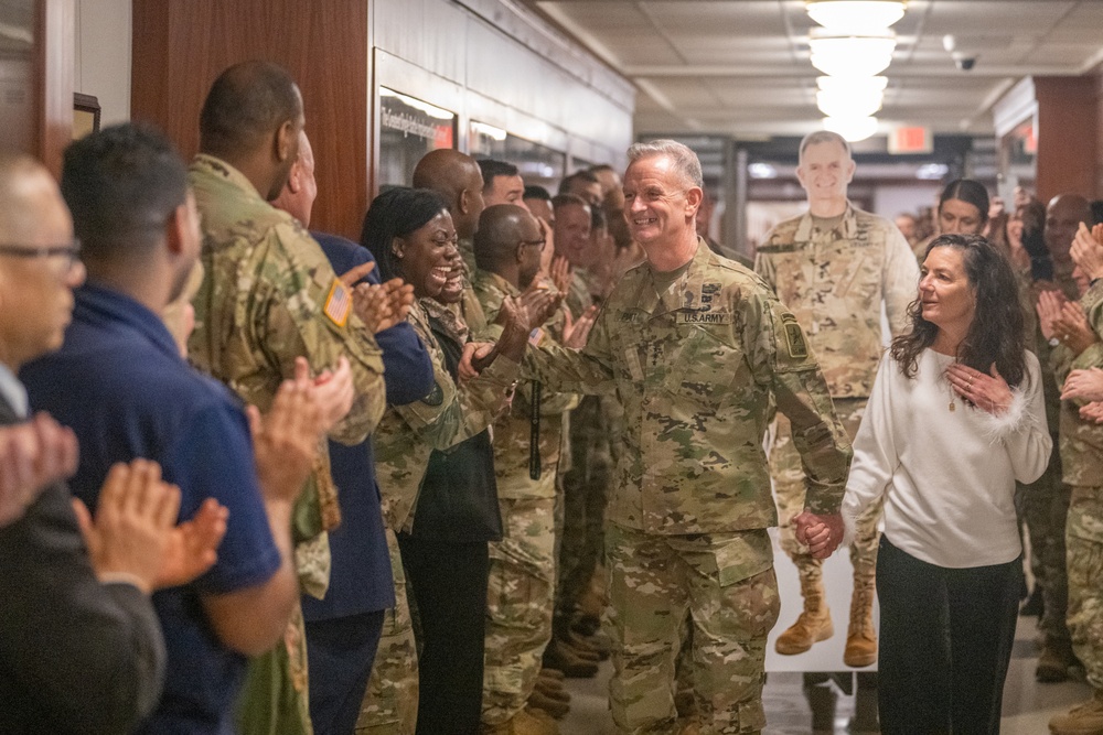 Lt. Gen. Walter Piatt departs Pentagon for the last time as Director of the Army Staff