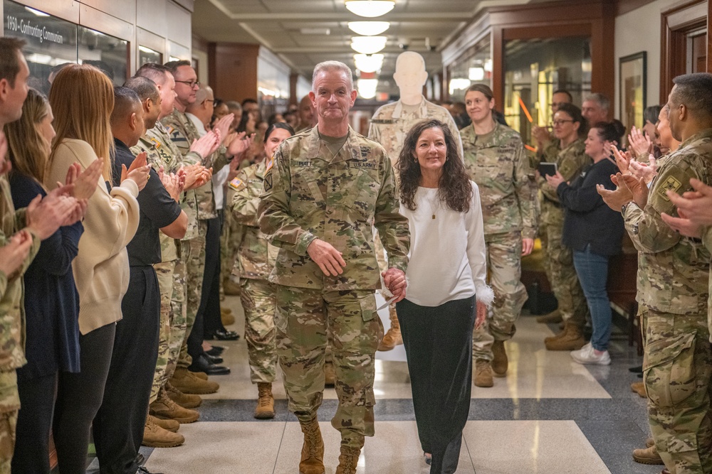 Lt. Gen. Walter Piatt departs Pentagon for the last time as Director of the Army Staff