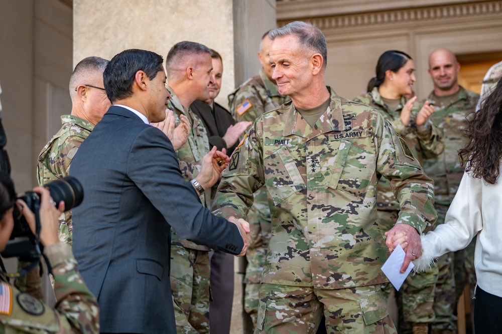 Lt. Gen. Walter Piatt departs Pentagon for the last time as Director of the Army Staff