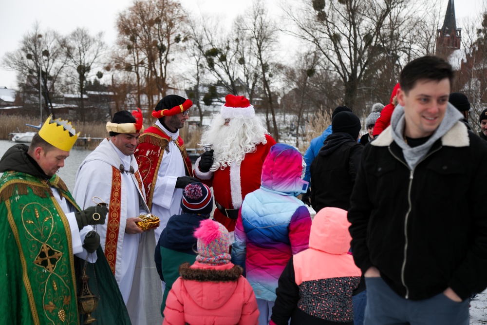 Sustainment Soldiers visit Three Kings Day event in Powidz, Poland