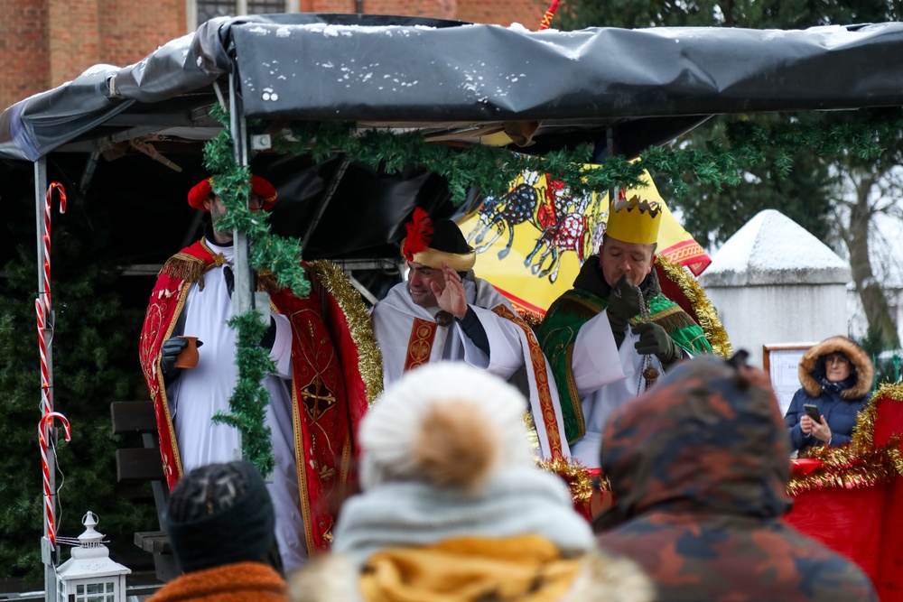 Sustainment Soldiers visit Three Kings Day event in Powidz, Poland