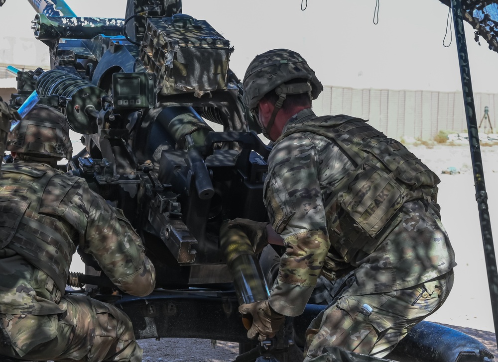 TF Redleg and Iraqi Soldiers Conduct Artillery Training