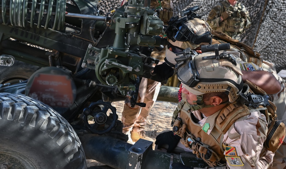 TF Redleg and Iraqi Soldiers Conduct Artillery Training