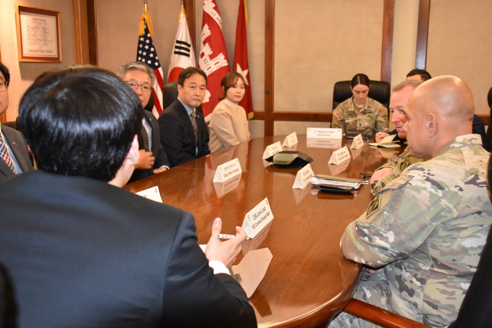 Army engineers meet with Korean Elevator Safety Agency