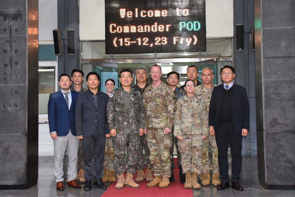 USACE Pacific Ocean Division general, RoK MND-DIA general discuss joint projects