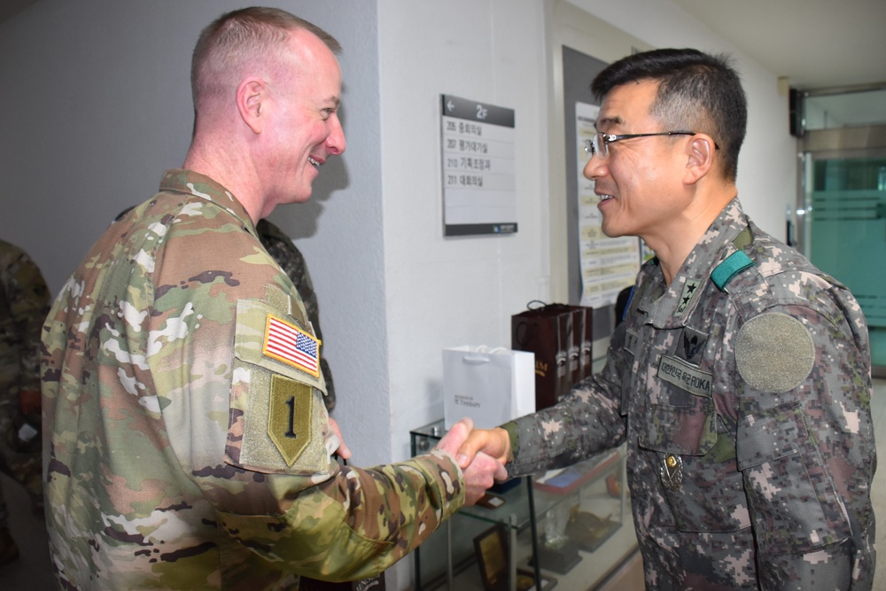 USACE Pacific Ocean Division general, RoK MND-DIA general discuss joint projects