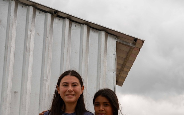 JTF-Bravo volunteers build a home in local community