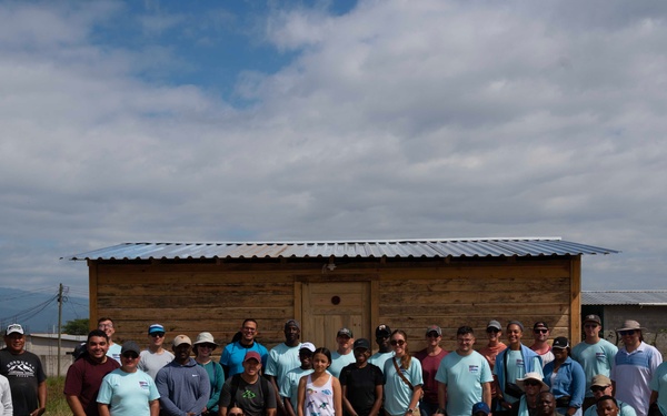 JTF-Bravo volunteers build a home in local community