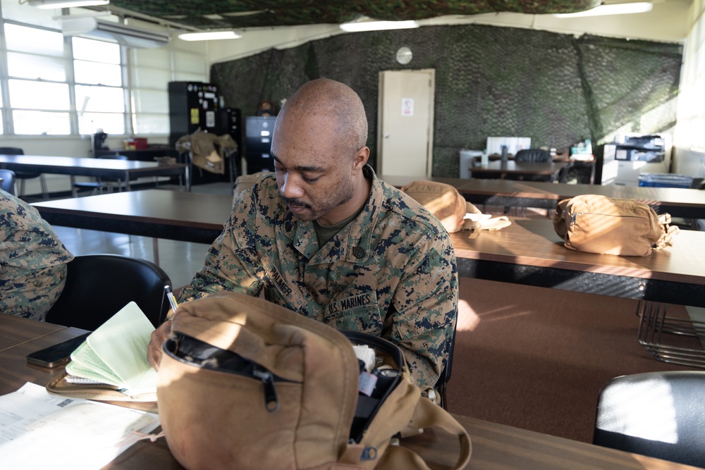 5th ANGLICO Marines participate in the Combat Life Saver Course