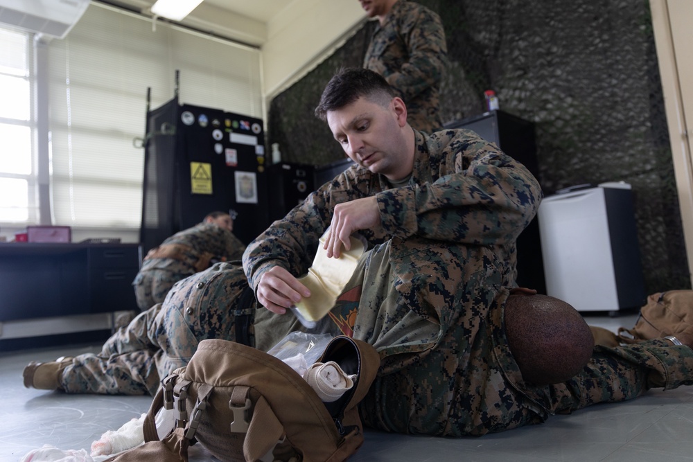 5th ANGLICO Marines participate in the Combat Life Saver Course