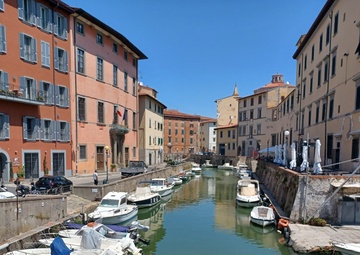 Darby day trip: Livorno boat tours