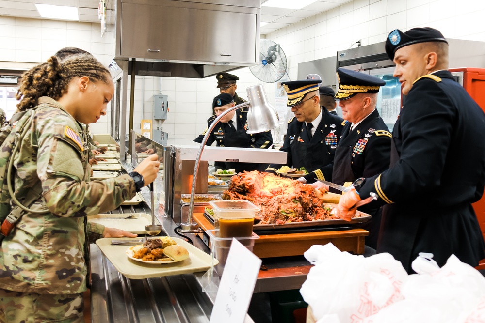 Fort Novosel leaders serve up food and fellowship for a DFAC Thanksgiving