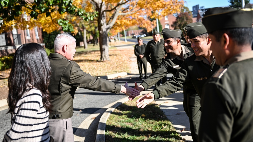 Peruvian Army Superior War College Visits the IADC